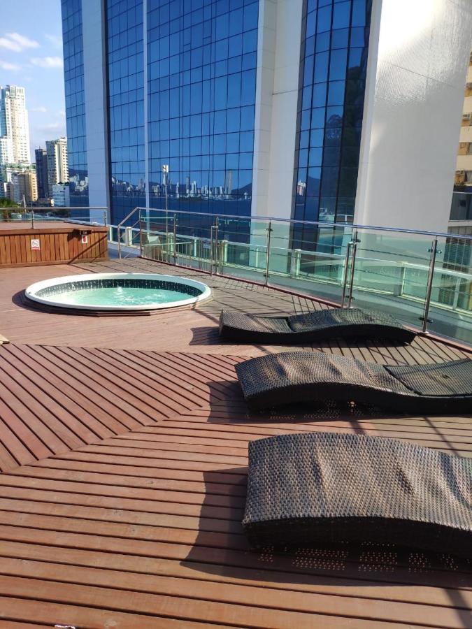 Apartamento Loft Com Garagem E Piscina Predio Frente Mar